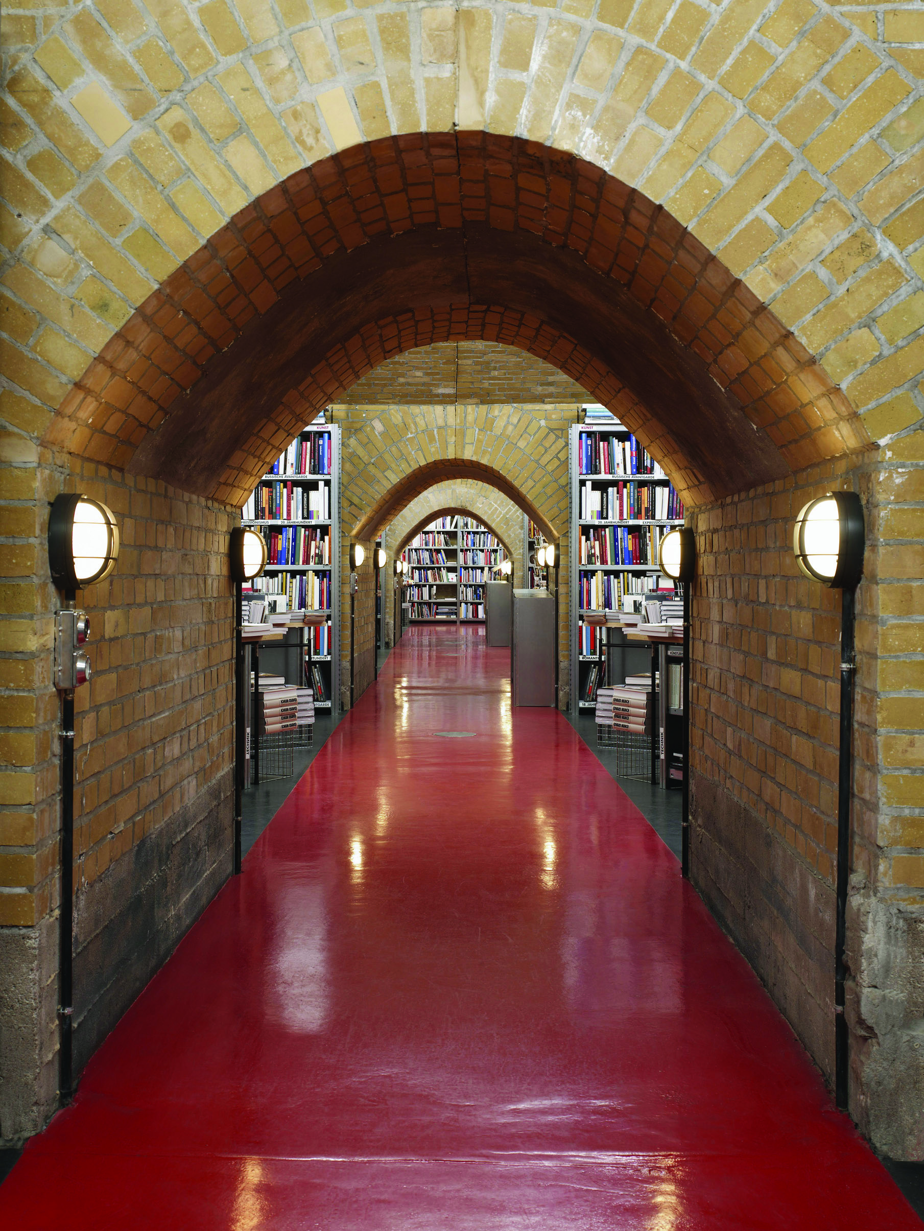 Bücherbogen am Savignyplatz