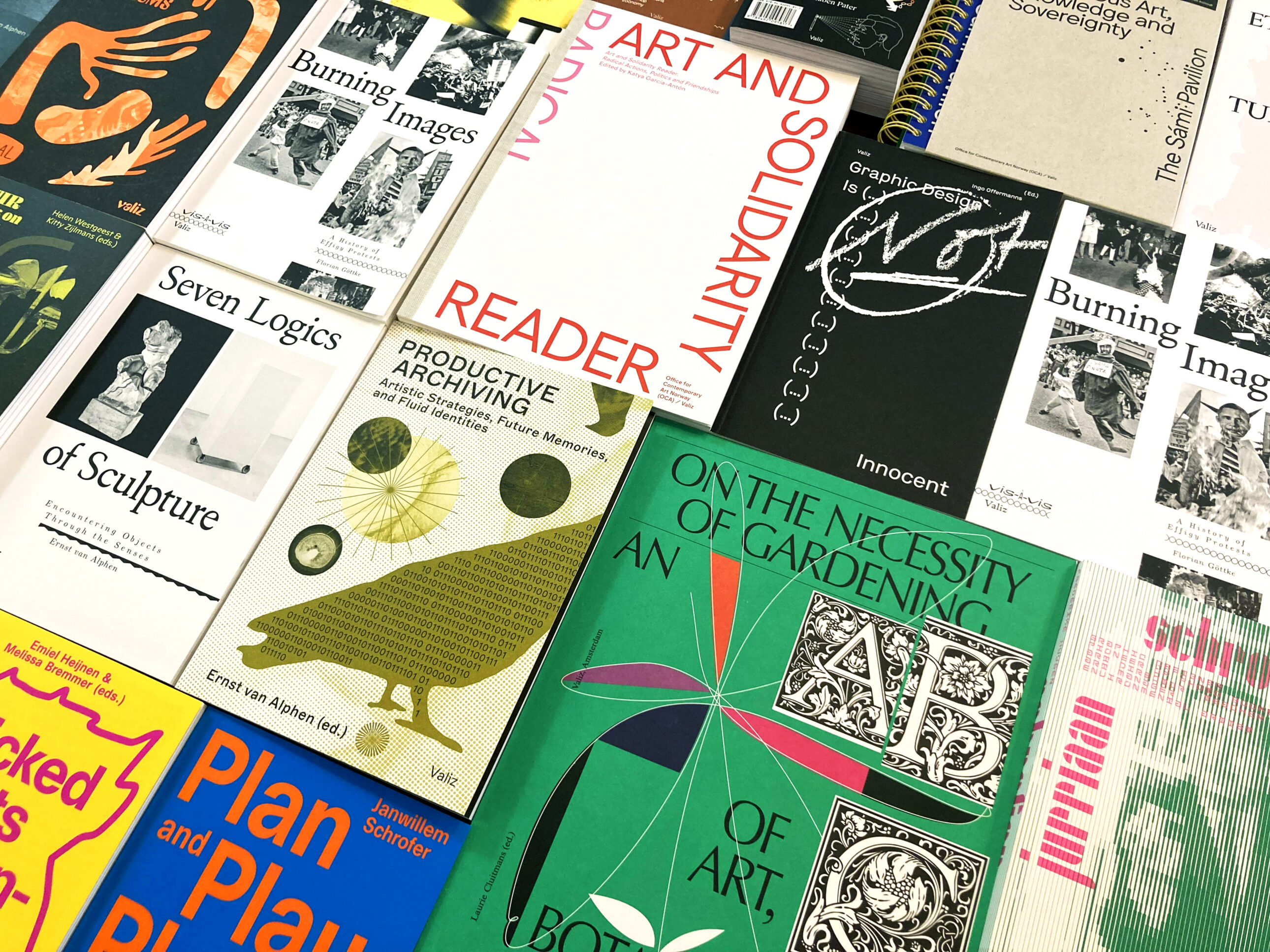 Valiz publications