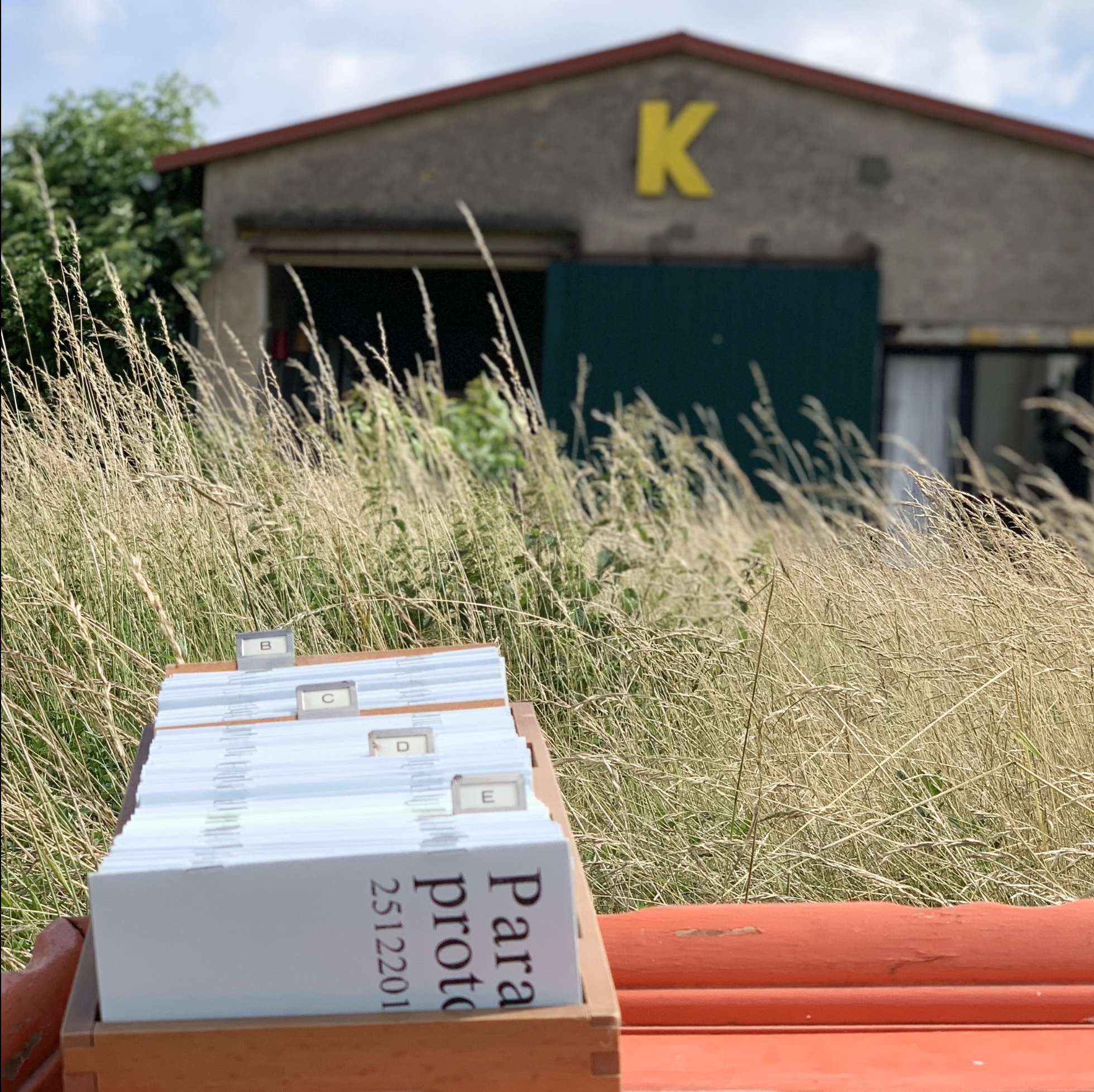 Parallelprotokolle vor Kunsthalle Below